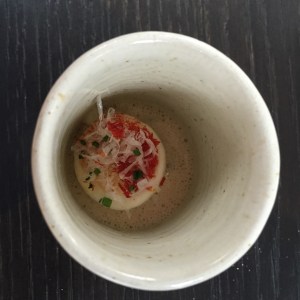 Amuse 3: aardappelmousse, tomaat, parmezaan.